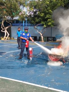 Simulasi Pengendalian dan penggunaan APAR