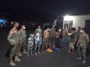 Penertiban Manusia Silver dan Pengamen di Kota Metro