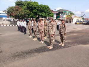Anggota Satpol PP Kota Metro mengikuti Apel bersama Polres