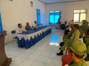 Pembinaan terhadap anggota SATLINMAS
