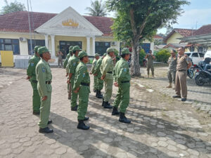 Pembinaan terhadap anggota SATLINMAS Kecamatan Metro Selatan