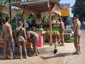 Kegiatan Penertiban Pedagang Kaki Lima (PKL)