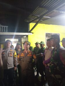Operasi ketentraman dan ketertiban masyarakat bersama Lurah, BABINSA, BABINKAMTIBMAS dan anggota SATLINMAS