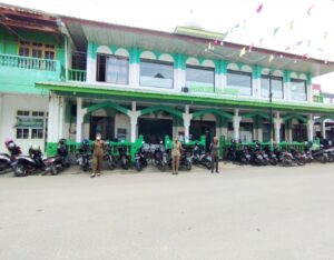Praja Wanita Satpol PP Melaksanakan Patroli dan Pengamanan Sholat Jum’at