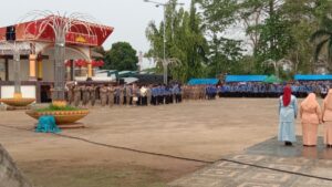 Mengikuti Upacara dalam rangka Memperingati HUT KORPRI ke 52 dan HUT PGRI ke 78 Pemerintah Kota Metro.