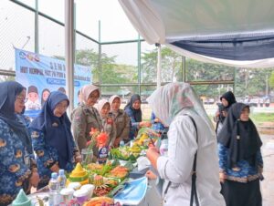 Lomba Tumpeng Memperingati HUT KORPRI ke 52 dan HUT PGRI ke 78 Pemerintah Kota Metro