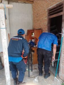 Penangkapan Biawak yang masuk ke dalam Gudang Rumah