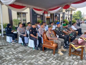 Kasat Pol PP Kota Metro menghadiri Apel Gelar Pasukan Operasi