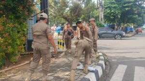 Patroli dan Penertiban Banner serta Spanduk