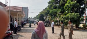 Melatih Gladi Upacara Peringatan Hari Koperasi Nasional ke 77 Tahun 2024