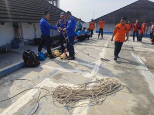 Simulasi dan Pelatihan Penanganan Kebakaran