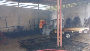 Kebakaran Gudang Penyimpanan Papan Bunga