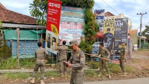 Penertiban Spanduk dan Banner