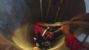 Evakuasi Kucing di dalam Sumur