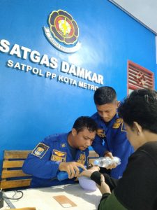 Evakuasi Cincin Tersangkut di Jari