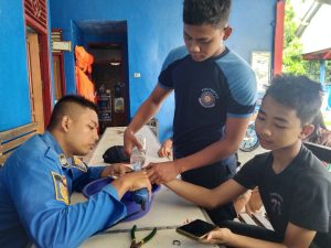 Evakuasi Cincin Tersangkut di Jari