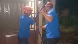 Evakuasi Gembok Pintu Gerbang