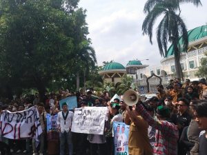 Pengamanan Demo THL Non-Database Kota Metro