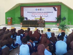 Kasat Pol PP Metro menjadi Narasumber di SMP N 1 Metro