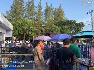 Penertiban dan Teguran Humanis terhadap Pedagang yang Berjualan di Bahu Jalan