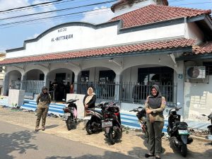 Praja Wanita melaksanakan Pengamanan Masjid Ibadah Sholat Jumat