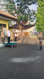 Sekretaris Daerah Kota Metro Pimpin Apel Mingguan Satpol PP Kota Metro